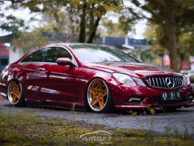 Indonesian Mercedes-Benz W207 bagriders modification case