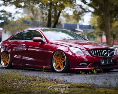 Indonesian Mercedes-Benz W207 bagriders modification case