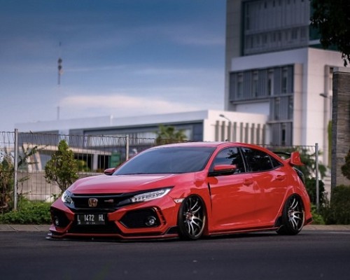 Trendy attitude Honda Civic RS bagriders young and dynamic