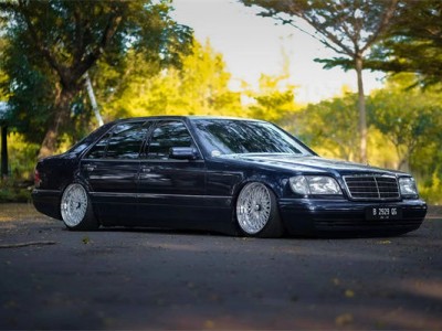 Peak attitude Mercedes-Benz W140 bagriders avant-garde fashion
