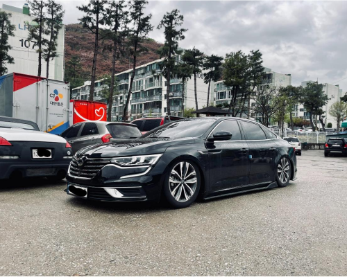 The trendy Bag Riders accessories make the Renault Samsung SM6 even more brilliant