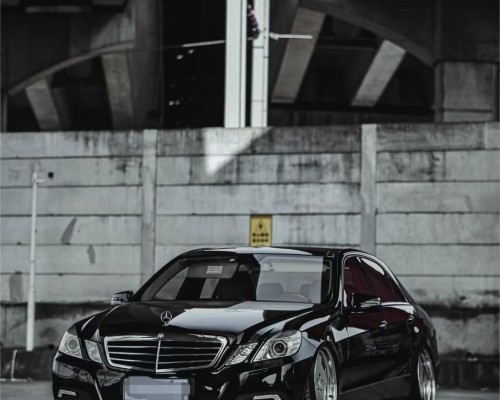Mercedes-Benz EW212 Bag Riders: A Journey of Unparalleled Customization